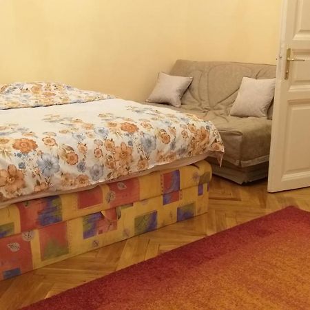 Tempo Courtyard Apartman Budapest Bagian luar foto