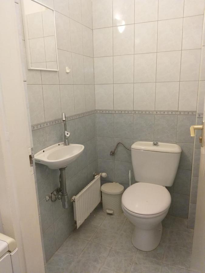 Tempo Courtyard Apartman Budapest Bagian luar foto